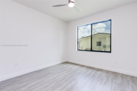House in Fort Lauderdale, Florida 4 bedrooms, 222.97 sq.m. № 1834553 - photo 23