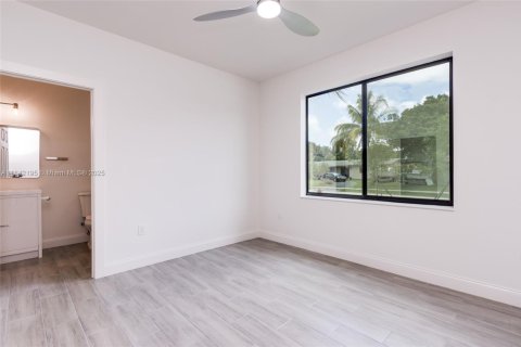 House in Fort Lauderdale, Florida 4 bedrooms, 222.97 sq.m. № 1834553 - photo 25
