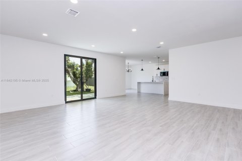House in Fort Lauderdale, Florida 4 bedrooms, 222.97 sq.m. № 1834553 - photo 14
