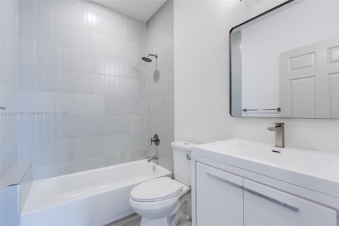 House in Fort Lauderdale, Florida 4 bedrooms, 222.97 sq.m. № 1834553 - photo 28