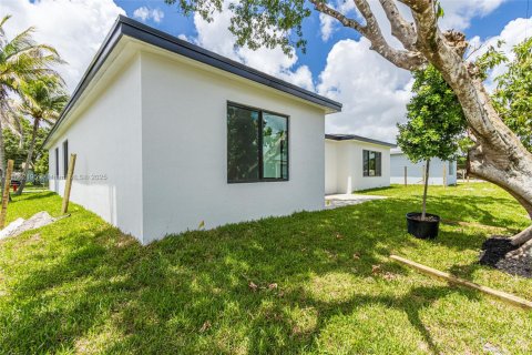 House in Fort Lauderdale, Florida 4 bedrooms, 222.97 sq.m. № 1834553 - photo 26
