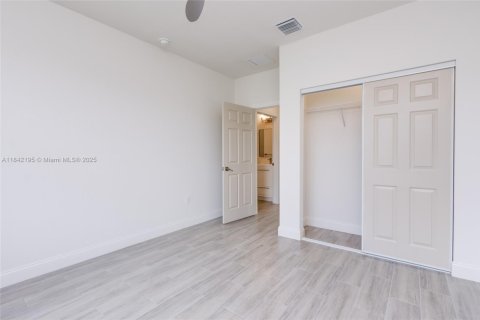 House in Fort Lauderdale, Florida 4 bedrooms, 222.97 sq.m. № 1834553 - photo 24
