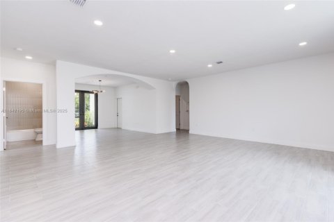 House in Fort Lauderdale, Florida 4 bedrooms, 222.97 sq.m. № 1834553 - photo 15