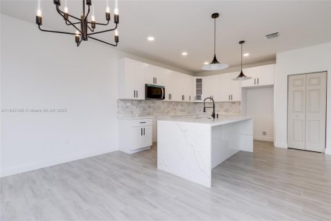 House in Fort Lauderdale, Florida 4 bedrooms, 222.97 sq.m. № 1834553 - photo 19