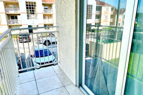 Apartamento en alquiler en Hialeah, Florida, 2 dormitorios, 102.75 m2 № 1950374 - foto 29