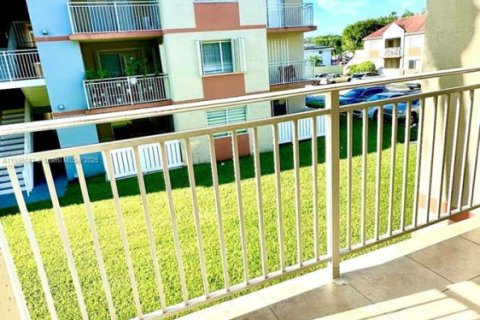 Apartamento en alquiler en Hialeah, Florida, 2 dormitorios, 102.75 m2 № 1950374 - foto 26