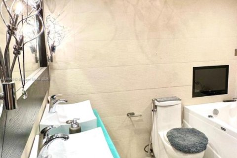 Apartamento en alquiler en Hialeah, Florida, 2 dormitorios, 102.75 m2 № 1950374 - foto 22