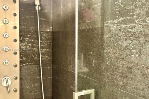 Apartamento en alquiler en Hialeah, Florida, 2 dormitorios, 102.75 m2 № 1950374 - foto 23