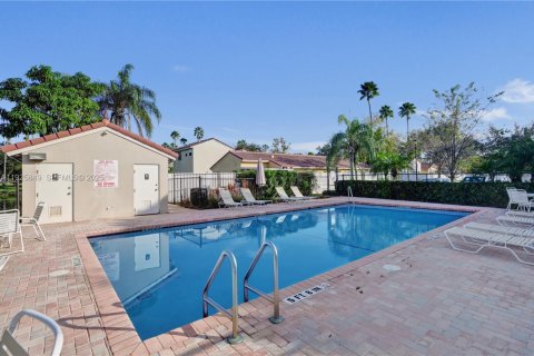 Купить виллу или дом в Санрайз, Флорида 3 спальни, 137.12м2, № 1985898 - фото 29