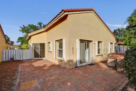 Купить виллу или дом в Санрайз, Флорида 3 спальни, 137.12м2, № 1985898 - фото 25