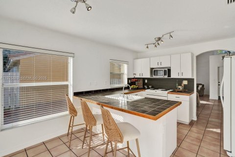 Купить виллу или дом в Санрайз, Флорида 3 спальни, 137.12м2, № 1985898 - фото 10