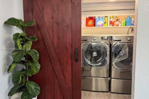 Condo in Miami, Florida, 3 bedrooms  № 1943245 - photo 13