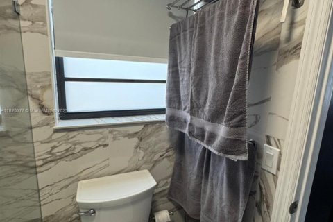 Condo in Miami, Florida, 3 bedrooms  № 1943245 - photo 8