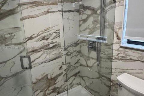 Condo in Miami, Florida, 3 bedrooms  № 1943245 - photo 10