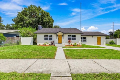 Casa en Zephyrhills, Florida 3 dormitorios, 127.65 m2 № 2313147