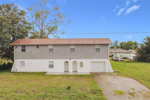 House in Lehigh Acres, Florida 4 bedrooms, 207.82 sq.m. № 2109910 - photo 2