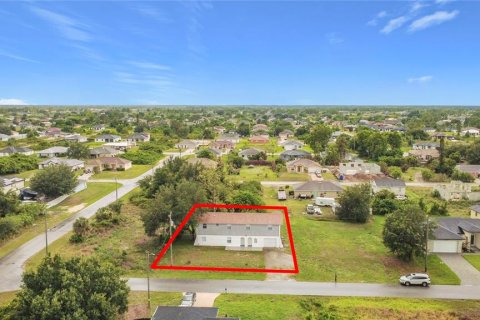 House in Lehigh Acres, Florida 4 bedrooms, 207.82 sq.m. № 2109910