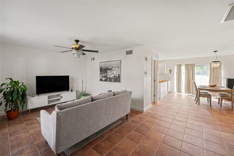 Купить кондоминиум в Сент-Питерсберг, Флорида 5 комнат, 146.97м2, № 2100071 - фото 5