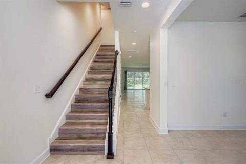 Casa en alquiler en Fish Hawk, Florida, 5 dormitorios, 246.1 m2 № 1918986 - foto 6