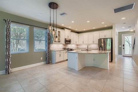 Casa en alquiler en Fish Hawk, Florida, 5 dormitorios, 246.1 m2 № 1918986 - foto 7
