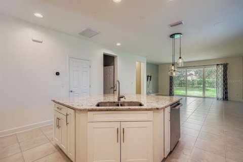 Casa en alquiler en Fish Hawk, Florida, 5 dormitorios, 246.1 m2 № 1918986 - foto 11