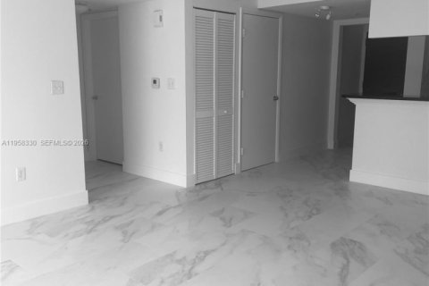 Apartment in Miami, Florida 1 bedroom, 70.33 sq.m. № 2017484 - photo 9