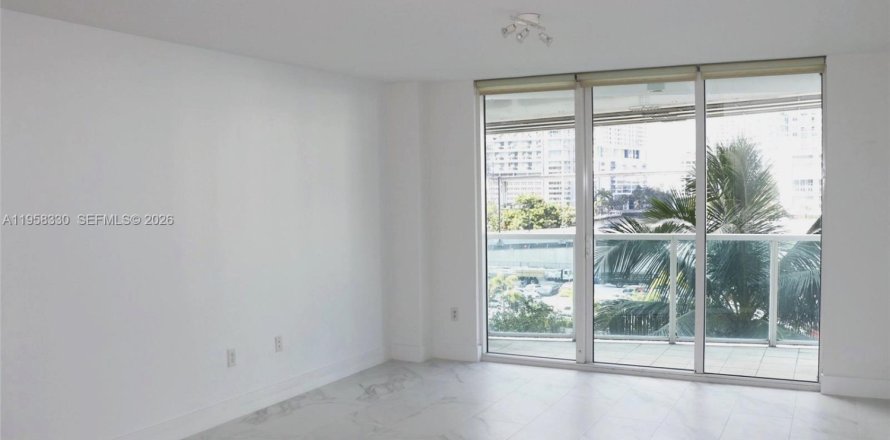 Apartment in Miami, Florida 1 bedroom, 70.33 sq.m. № 2017484