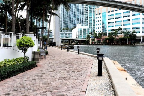 Apartment in Miami, Florida 1 bedroom, 70.33 sq.m. № 2017484 - photo 20