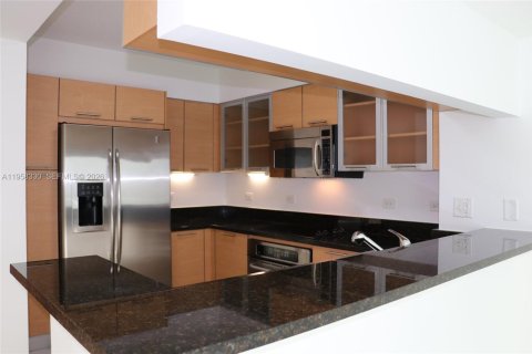 Apartment in Miami, Florida 1 bedroom, 70.33 sq.m. № 2017484 - photo 4