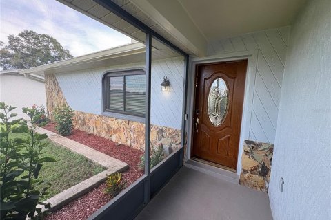 Villa ou maison à louer à Brooksville, Floride: 2 chambres, 120.77 m2 № 2411596 - photo 2