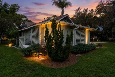 House in New Smyrna Beach, Florida 4 bedrooms, 226.4 sq.m. № 2318946 - photo 7