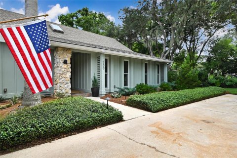 House in New Smyrna Beach, Florida 4 bedrooms, 226.4 sq.m. № 2318946 - photo 6