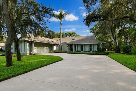 House in New Smyrna Beach, Florida 4 bedrooms, 226.4 sq.m. № 2318946 - photo 5