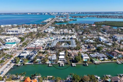 House in Sarasota, Florida 4 bedrooms, 416.2 sq.m. № 1535252 - photo 6