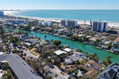 House in Sarasota, Florida 4 bedrooms, 416.2 sq.m. № 1535252 - photo 3
