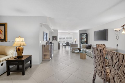 Condominio en venta en Boynton Beach, Florida, 3 dormitorios, 139.35 m2 № 2024558 - foto 11