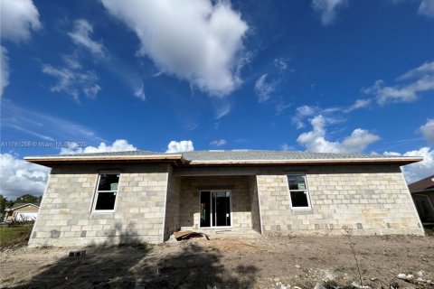 Casa en venta en Lehigh Acres, Florida, 3 dormitorios, 169.08 m2 № 1707478 - foto 3