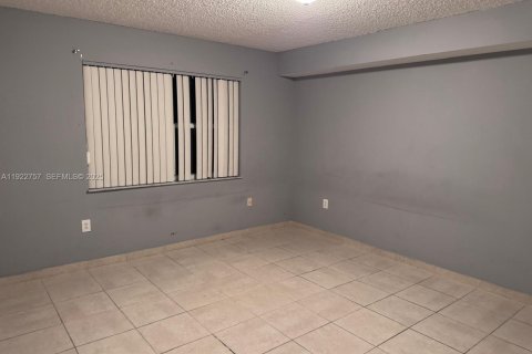 Touwnhouse à louer à Miami, Floride: 3 chambres, 109.62 m2 № 1976709 - photo 9