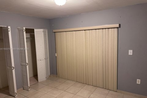 Touwnhouse à louer à Miami, Floride: 3 chambres, 109.62 m2 № 1976709 - photo 8