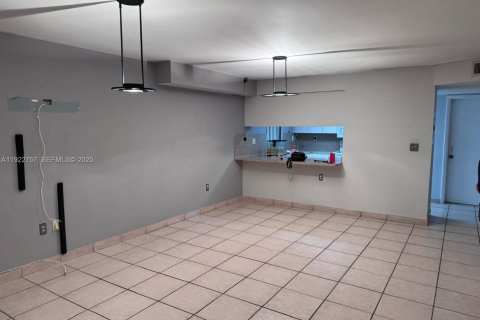 Touwnhouse à louer à Miami, Floride: 3 chambres, 109.62 m2 № 1976709 - photo 6