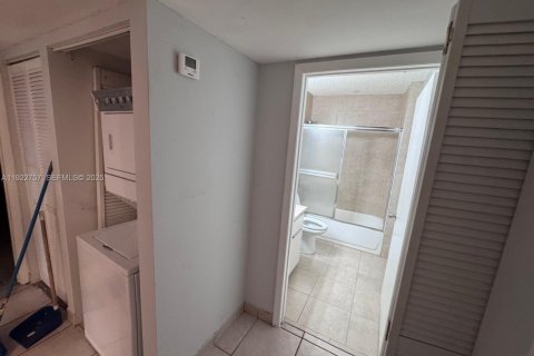 Touwnhouse à louer à Miami, Floride: 3 chambres, 109.62 m2 № 1976709 - photo 14