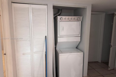 Touwnhouse à louer à Miami, Floride: 3 chambres, 109.62 m2 № 1976709 - photo 5