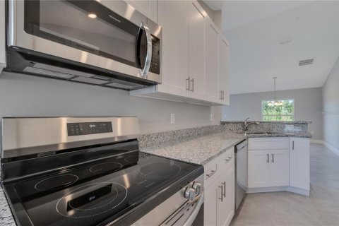 Casa en venta en Kissimmee, Florida, 4 dormitorios, 168.25 m2 № 1915309 - foto 10