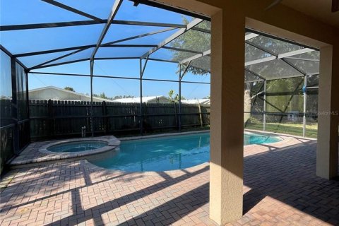 House in Davenport, Florida 5 bedrooms, 269.51 sq.m. № 2095228 - photo 4
