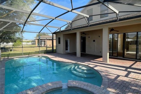 House in Davenport, Florida 5 bedrooms, 269.51 sq.m. № 2095228 - photo 3