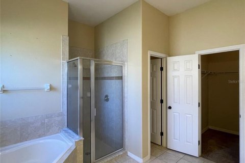 House in Davenport, Florida 5 bedrooms, 269.51 sq.m. № 2095228 - photo 21