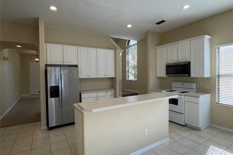 House in Davenport, Florida 5 bedrooms, 269.51 sq.m. № 2095228 - photo 10