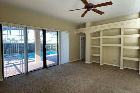 House in Davenport, Florida 5 bedrooms, 269.51 sq.m. № 2095228 - photo 14