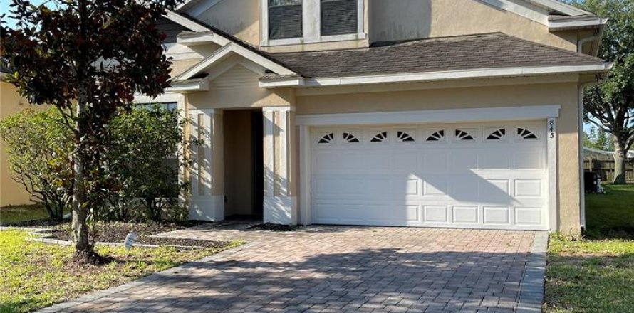 House in Davenport, Florida 5 bedrooms, 269.51 sq.m. № 2095228