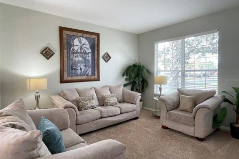 House in Davenport, Florida 6 bedrooms, 257.43 sq.m. № 1629992 - photo 8